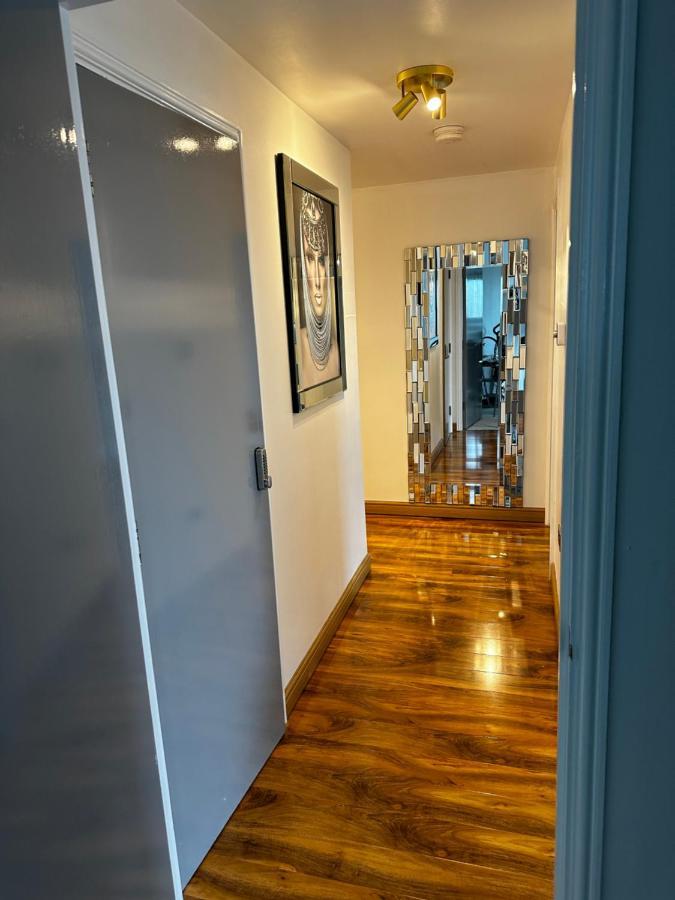 Two Bed Apartment With Balcony Slough,Windsor,Legoland Bagian luar foto