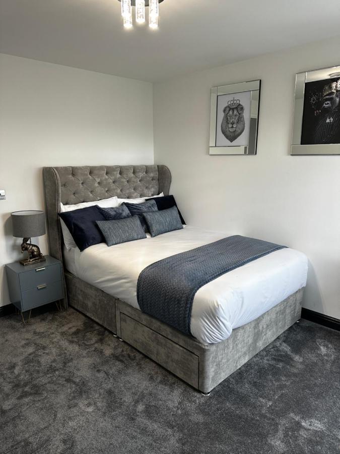 Two Bed Apartment With Balcony Slough,Windsor,Legoland Bagian luar foto